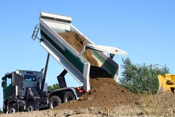 Location d’engin de chantier avec chauffeur à côté de Montauban